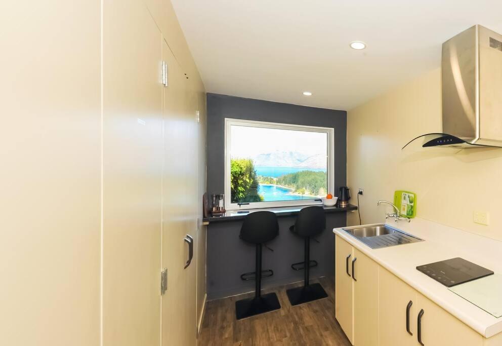 קווינסטאון Lovely Apartment- Amazing Lake & Mountain Views מראה חיצוני תמונה
